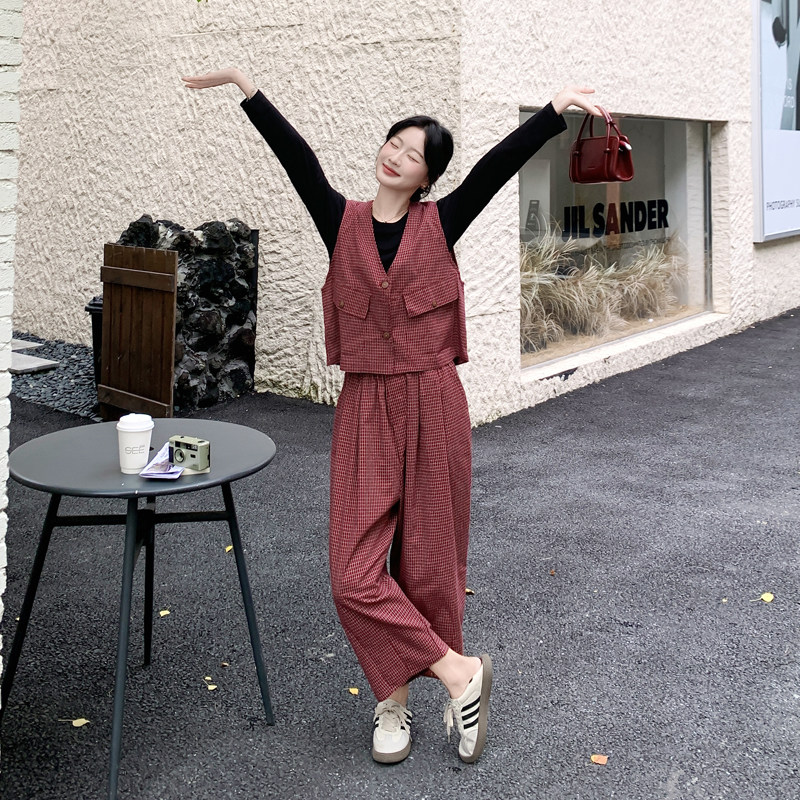 红色马甲阔腿裤套装女秋季2025超火轻奢高级感减龄大方得体三件套,女装套装/套裙,浙宝B馆111（原065）