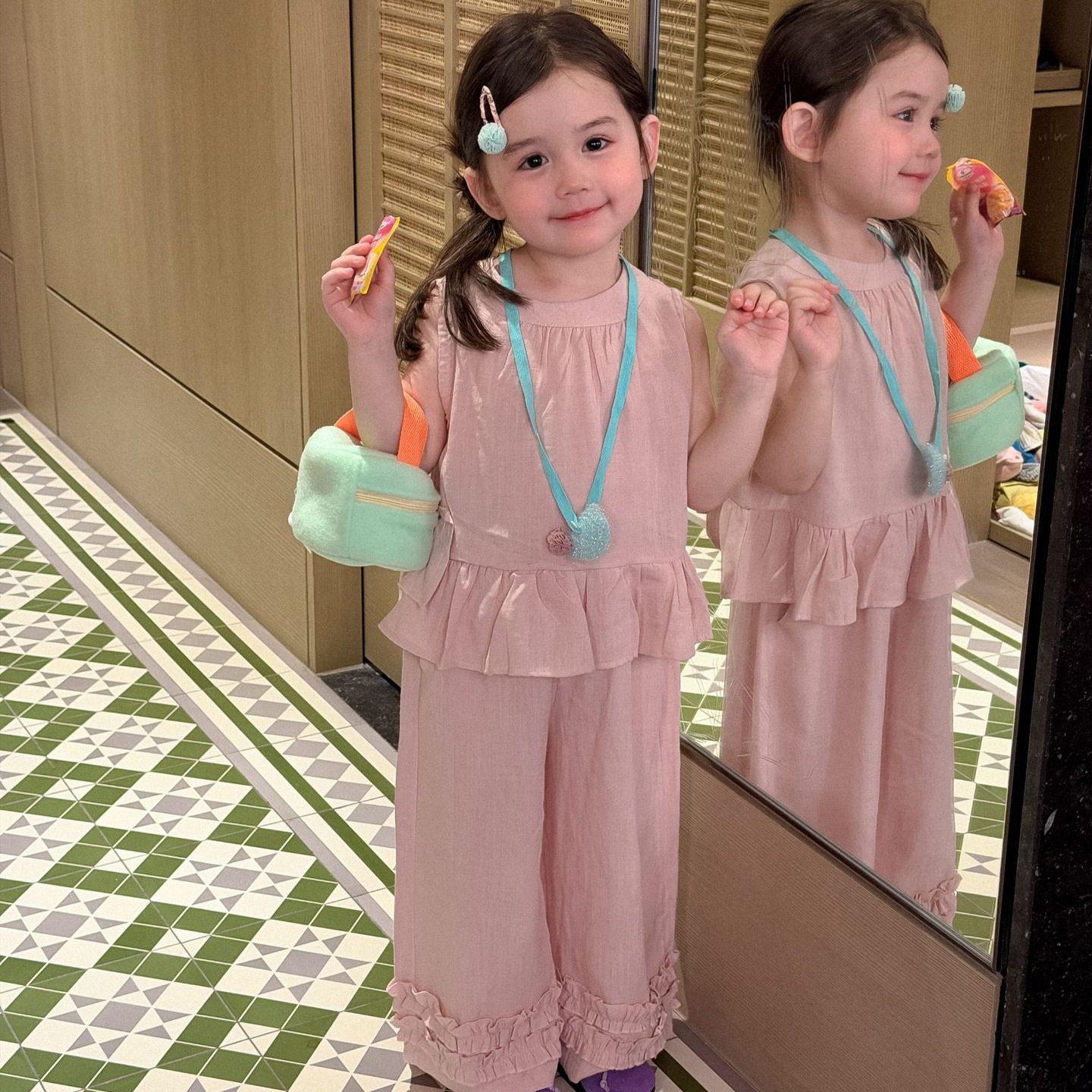 2026夏季新款童装 韩版童装 女童无袖棉布上衣+木耳边裤子 夏套装