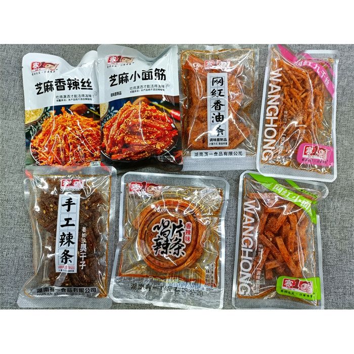 赛1网红手工辣条小面筋唱片手工辣条独立散称怀旧零食1斤好吃飞饼