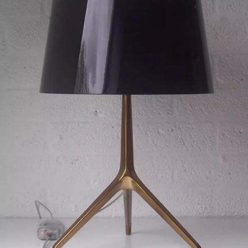 意大利卧室床头台灯设计师书房灯客厅布丁样板房创意个性护眼台灯