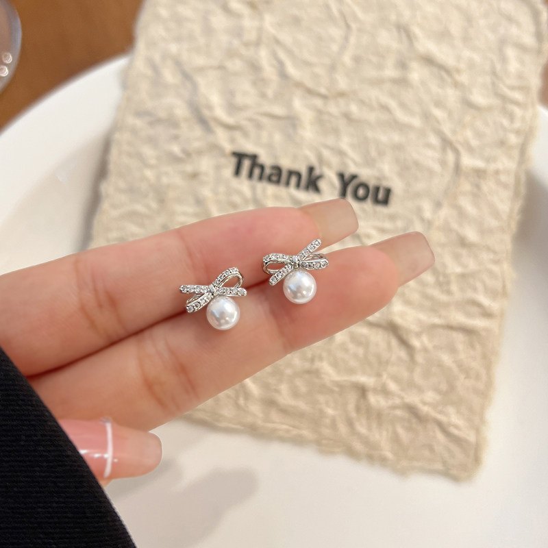 明星同款仿珍珠蝴蝶结耳钉女轻奢