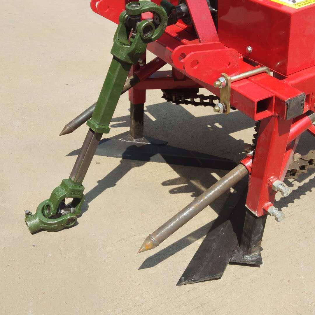 新款花生收获机全自动新款花生收获机小型手扶带动花生收获机