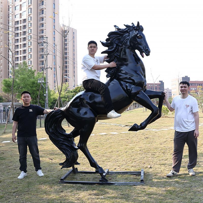 大型仿真马玻璃钢雕塑户