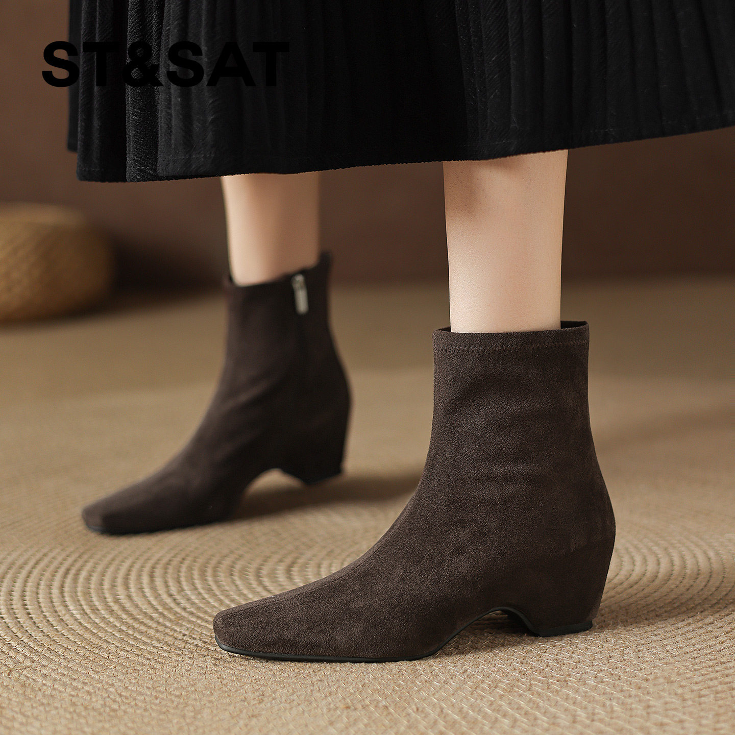 St&Sat/星期六方头粗跟侧拉链短靴女款加绒保暖时装靴显瘦弹力靴
