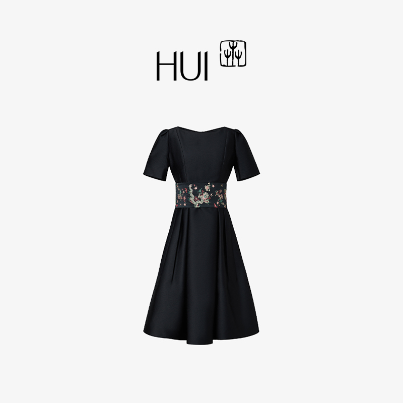 HUI卉金龙照花图刺绣礼服连衣裙