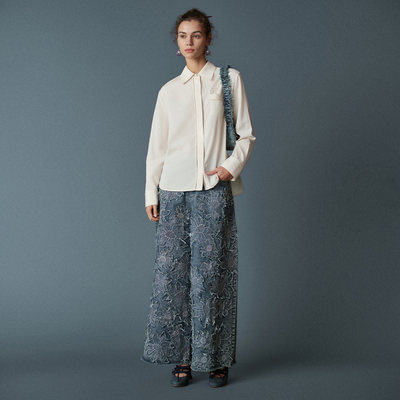 HUI卉琉璃瓦蓝超轻牛仔精致立体绚烂绣花直筒裤休闲裤2026春新款