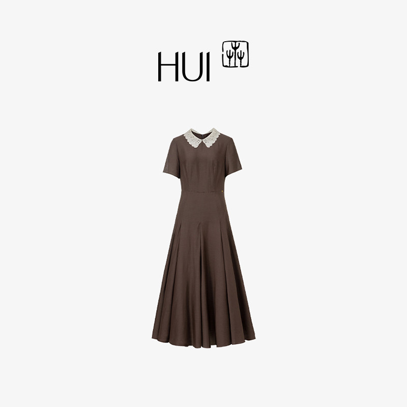 HUI卉榉木醋酸桑蚕丝伽罗色重工压褶细密多褶量掐腰娃娃领连衣裙