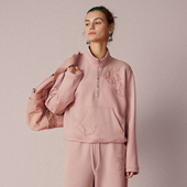 HUI卉空气层玉兰贴布绣柔感立领桃夭浅粉抽绳卫衣2026春季 新款