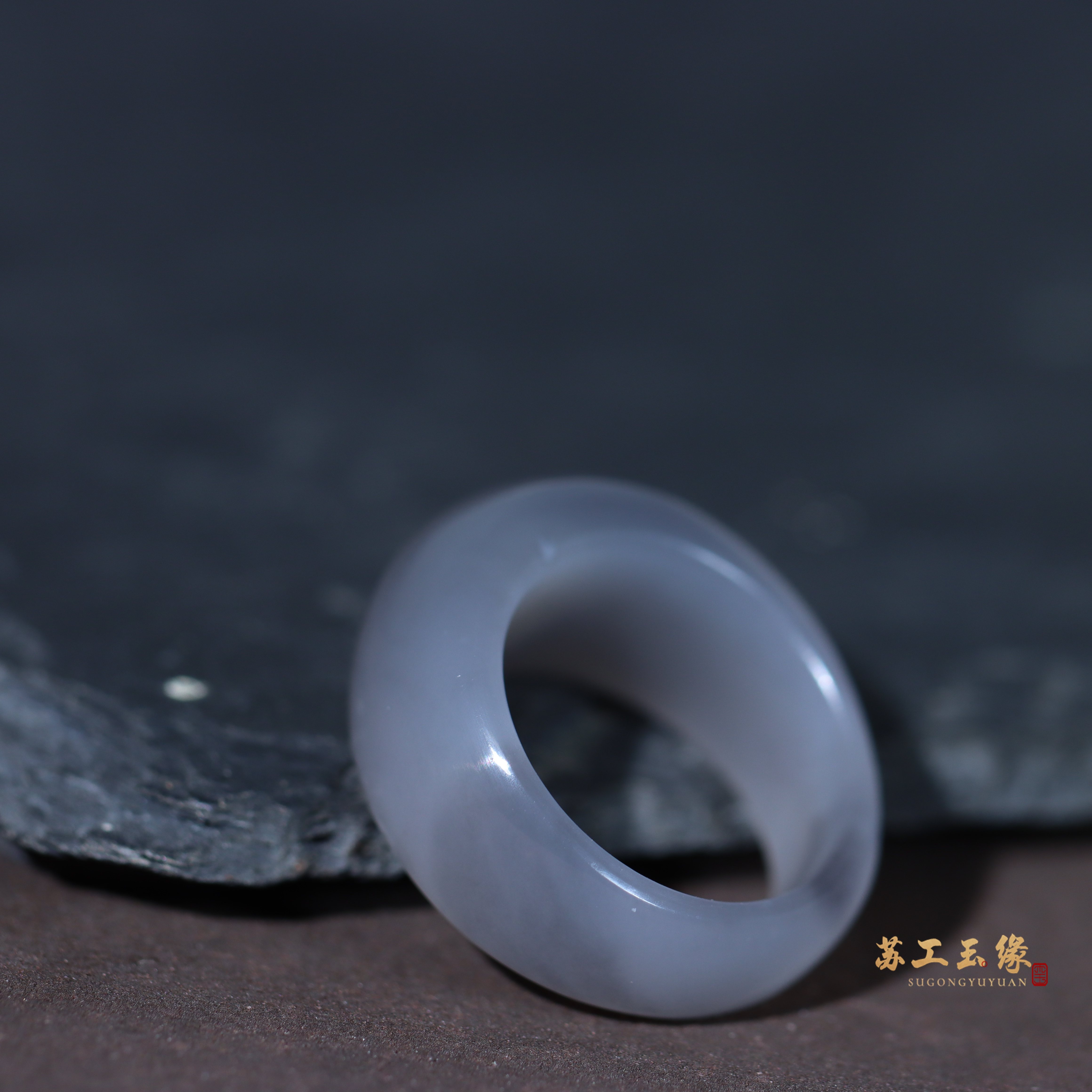 苏工玉缘和田玉烟紫马鞍戒玉戒指