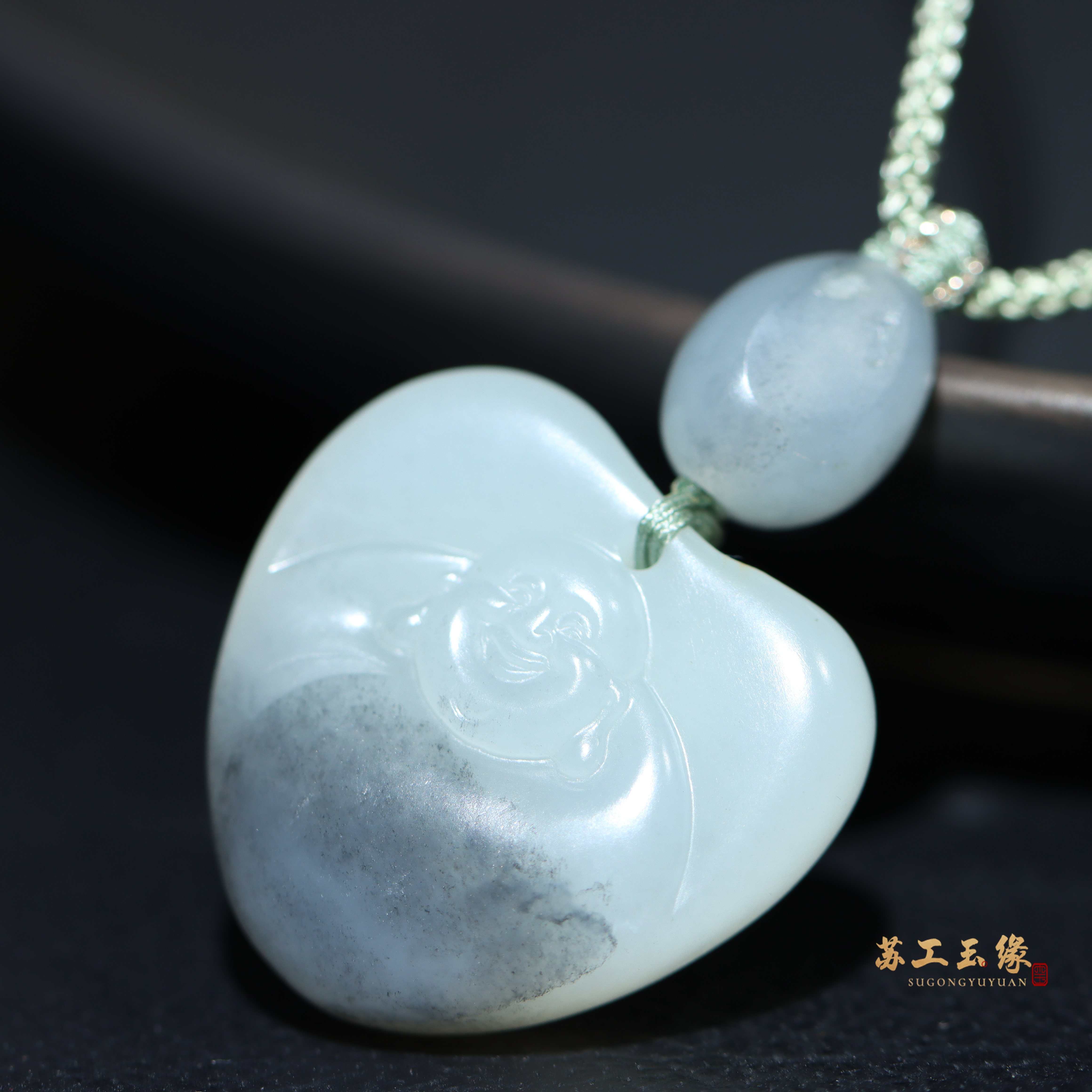 苏工玉缘和田玉籽料青花心型笑佛