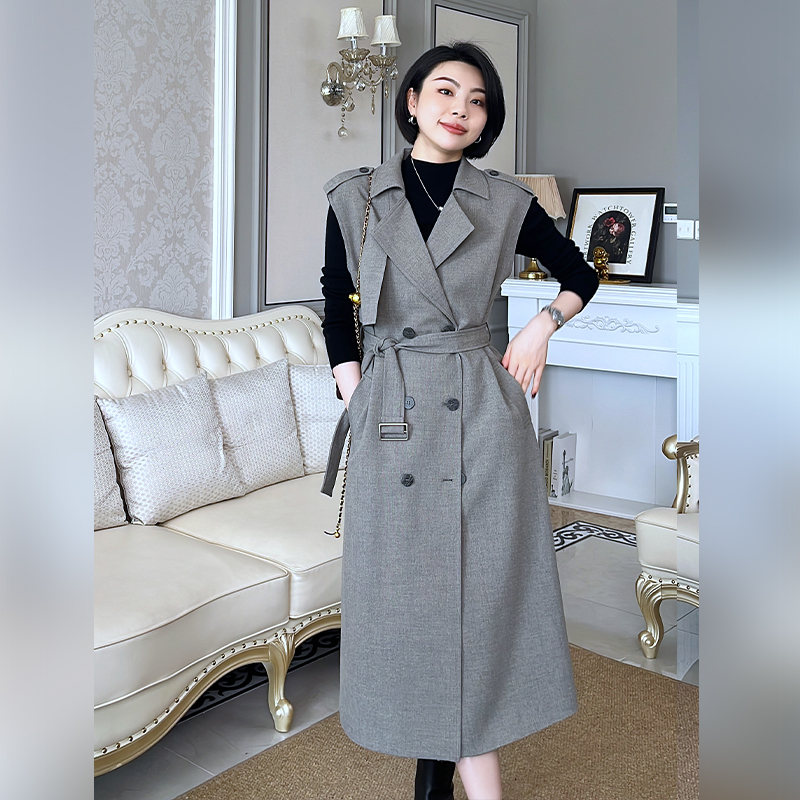 珂芮达2024秋装新款英伦风连衣裙