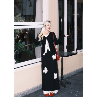 微胖mm设计感显瘦大码 黑色半身裙女春秋季 裙子 山茶花半裙 糯米子