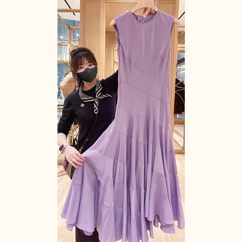 开春气质穿搭紫色无袖背心连衣裙子2025春季新款女装今年流行爆款