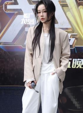 【喻言同款】Uncoded白色圆领简约保暖经典优雅拼接蕾丝袖2N014