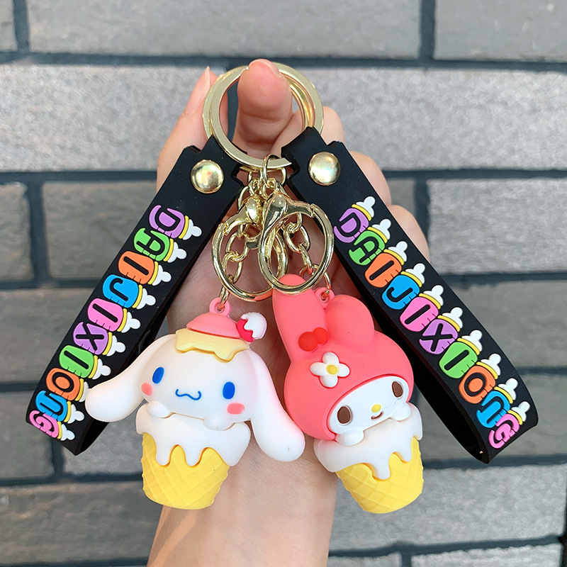 可爱卡通钥匙扣女精致创意小车钥匙链挂件简约背包甜美百搭包配饰