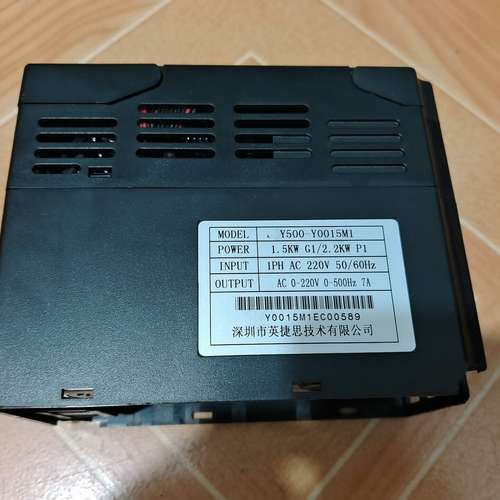 2.2kw欣捷思变频器Y500-Y0015M1，功率1.5k议价