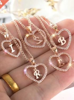 Womens Jewelry Nme Initils Hert Pendnt Necklce 26 Lette