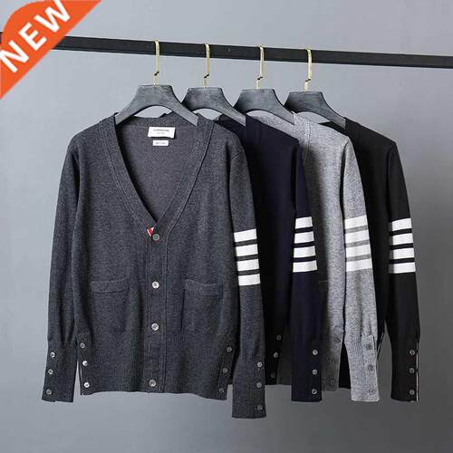 2021 Fashion TB THOM Brand Sweaters Men Slim Fit V-Neck Card