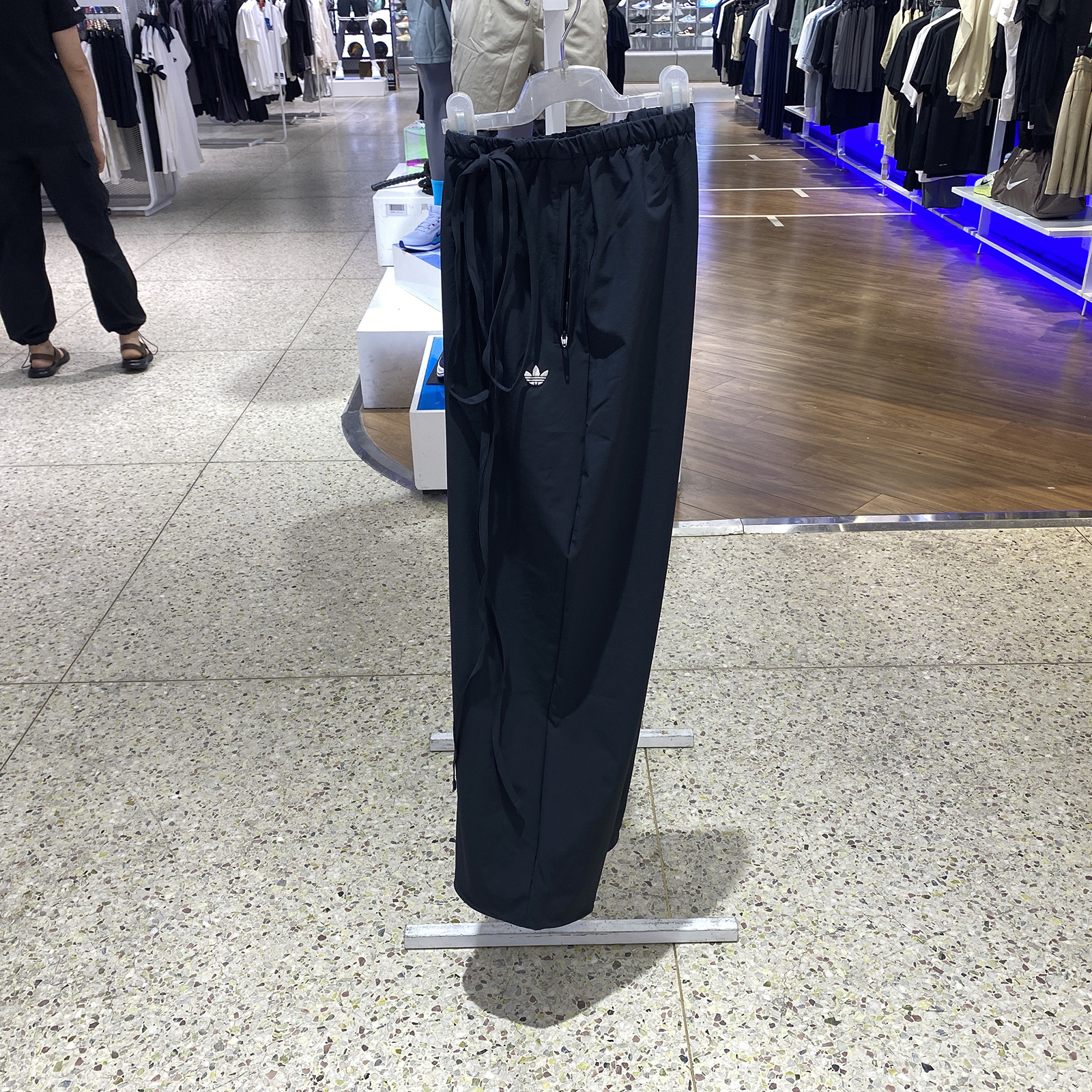 阿迪达斯三叶草正品长裤女子2025新款梭织宽松直筒阔腿卫裤JV9727