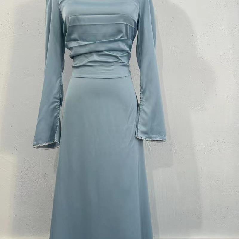 dress Hand-embellished long-sleeved satin ribbon diamond