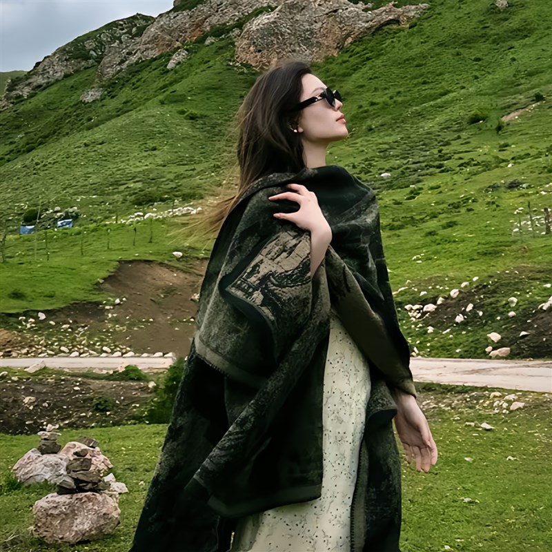 斗篷式外搭披肩秋冬新款女士老钱风高级感大外搭披风保暖外套盖毯