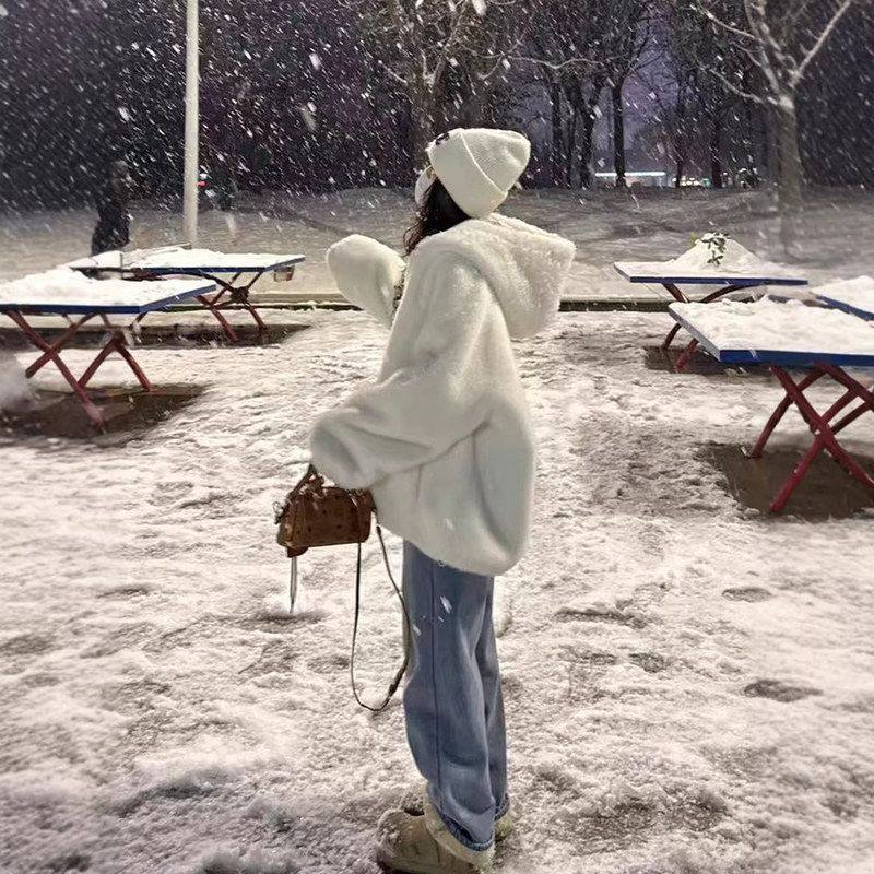 浅蓝色窄版直筒牛仔裤女2025年爆款加绒加厚宽松显瘦小个子阔腿裤