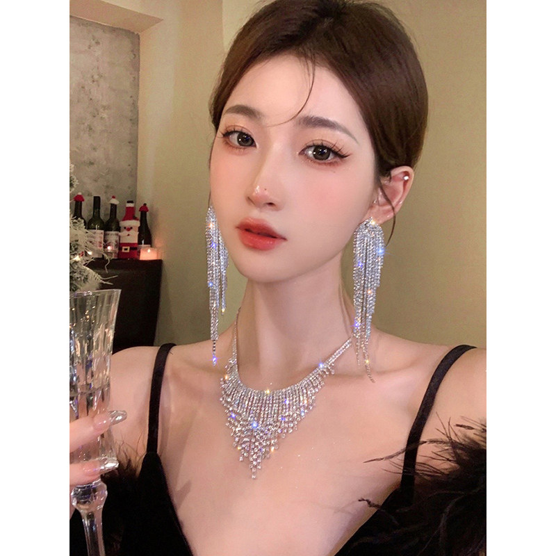 �������ն�����һ�ԣ� �Ǻ���˸�����ն���2024�� 73.81Ԫ