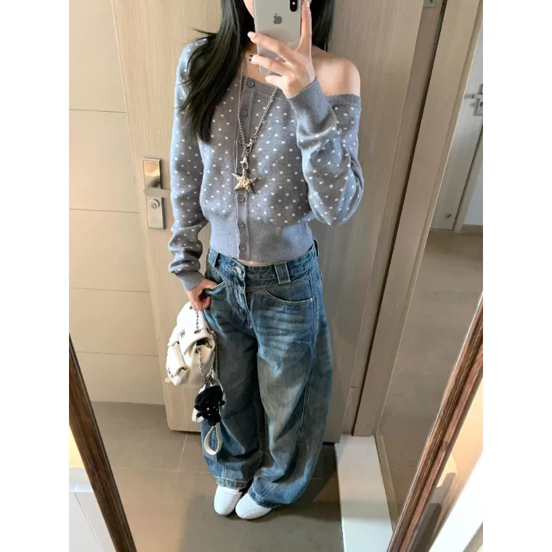 韩系灰色波点长袖针织开衫女秋季设计感小众显瘦内搭斜领露肩衣