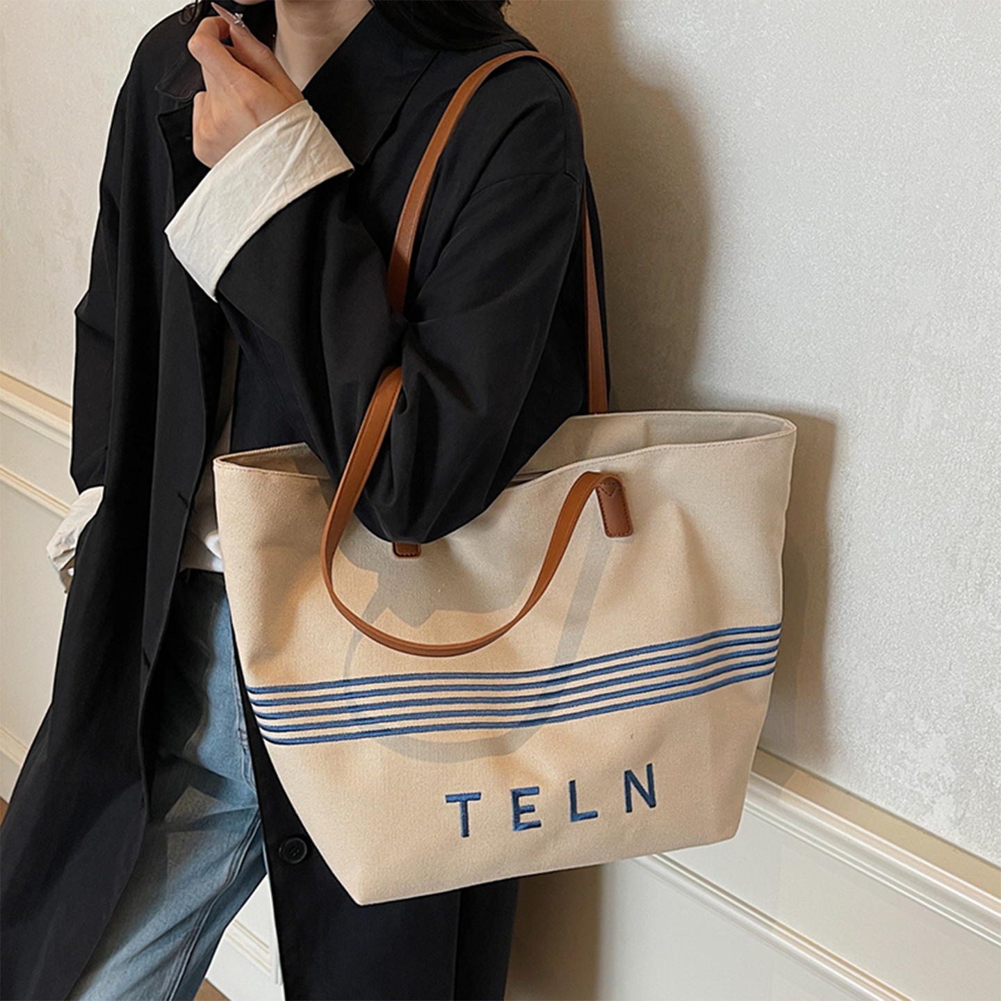 简约字母帆布托特包女大容量条纹单肩包休闲通勤包学生上课手提包