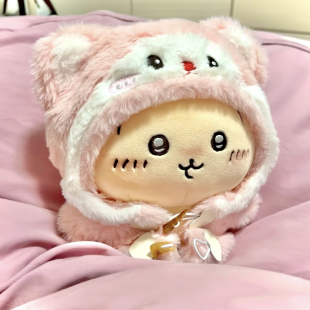 日本正版吉伊卡哇乌萨奇粉色猫咪连体衣玩偶公仔小八毛绒娃娃礼物