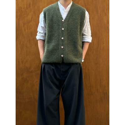 PL复古叠穿含羊毛V领针织马夹