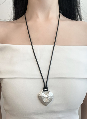 女士个性简约风长款爱心皮绳项链韩系甜酷精致气质潮流镂空