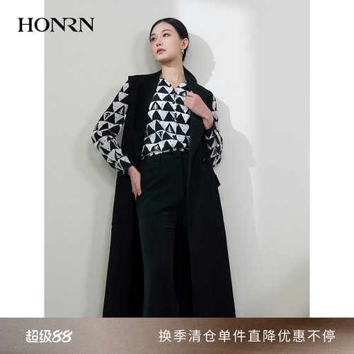 红人气质黑色西装领长款马甲女