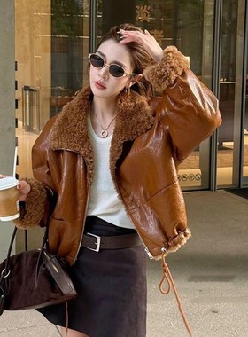 2025冬季新款翻领羊羔毛皮衣外套女欧货原版时髦百搭保暖气质上衣