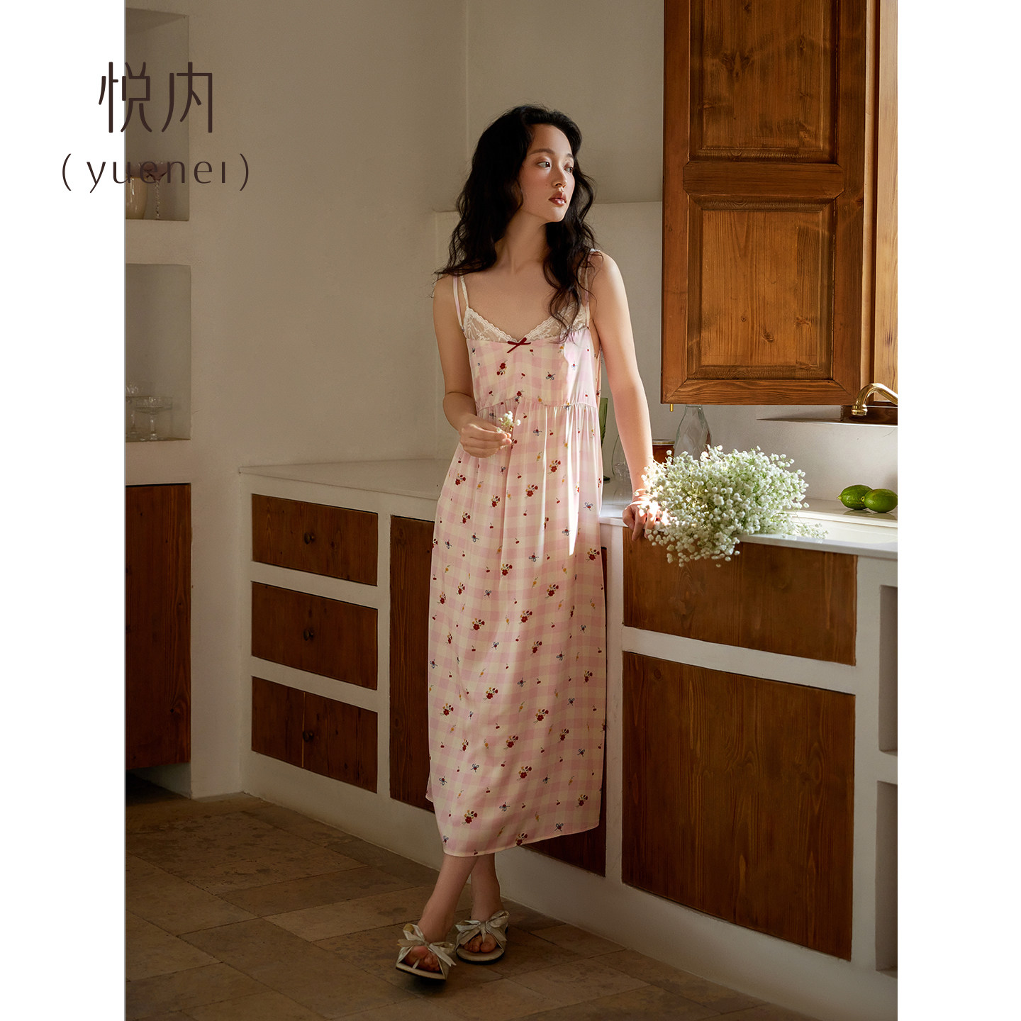 悦内带胸垫睡裙女夏季夏天冰丝无袖吊带粉色大码睡衣长裙子纯欲风