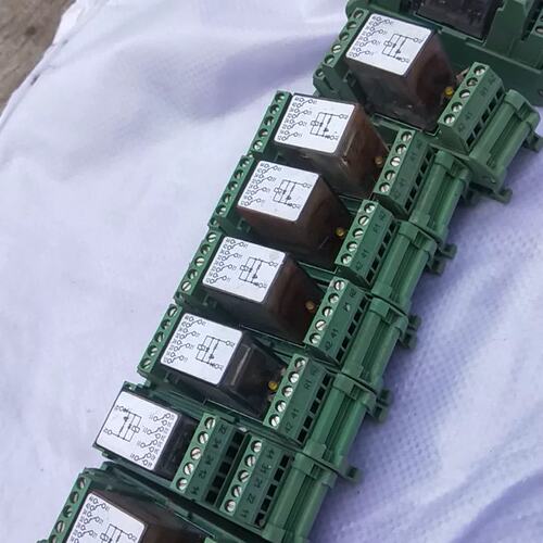 可维修继电器5774564 UM72-R-24DC/4*2议价