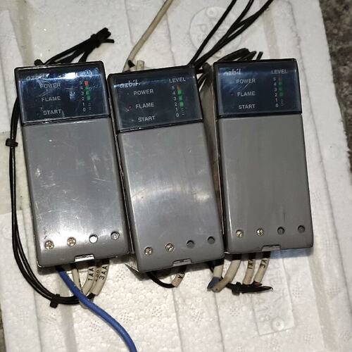 可维修山武火焰继电器，燃烧控制器，FRS100C00-2，带底座F议价