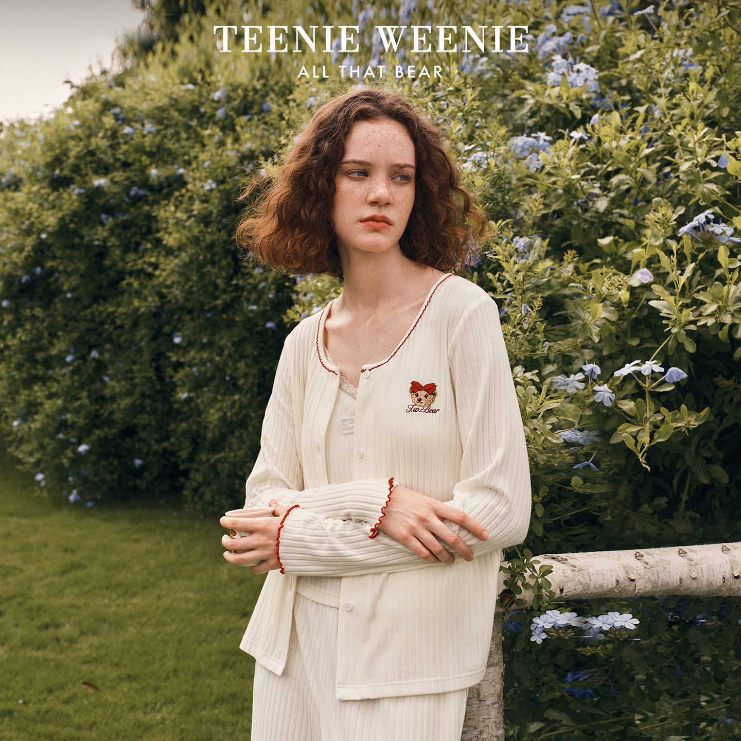 TeenieWeenie睡衣女款春秋季新款深睡带胸垫吊带三件套家居服套装