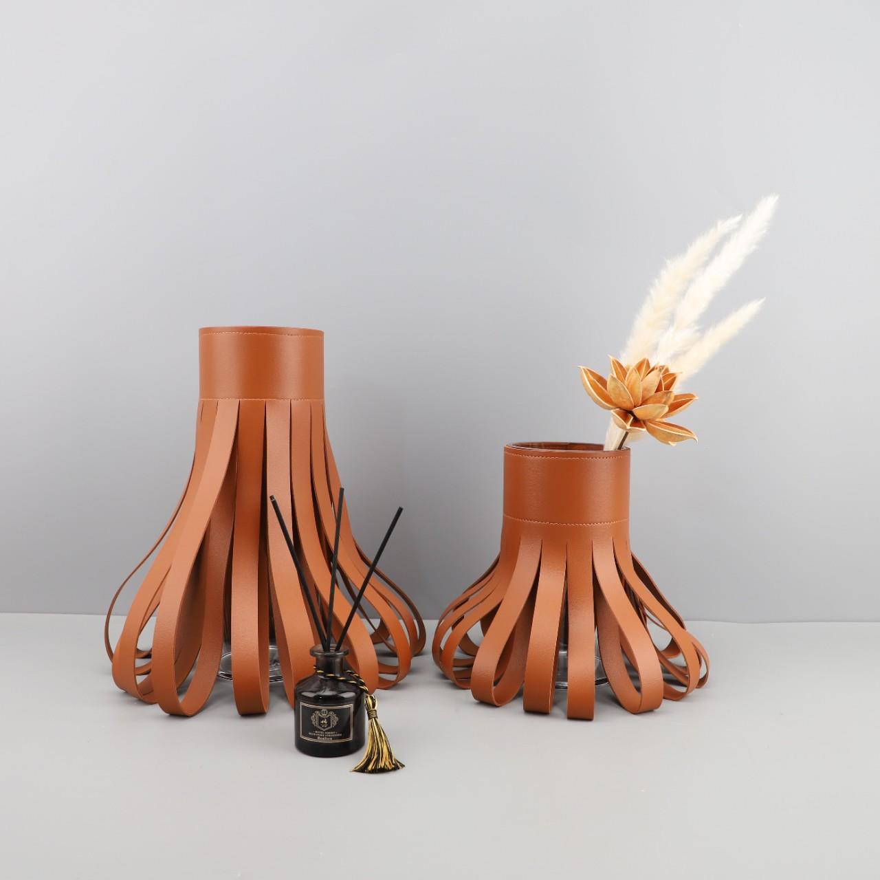 现代简约创意玻璃皮革花瓶样板间卧室客厅玄关书房办公室家居饰品