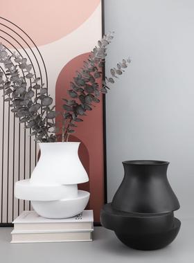 现代极简创意错位花瓶样板房客厅插干花器装饰树脂家居工艺品摆件