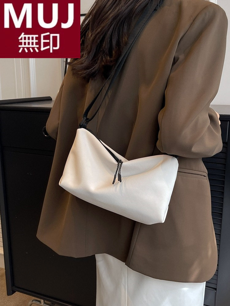 日本MUll新款轻便尼龙布包包女2025新款高级感时尚单肩斜挎包百搭