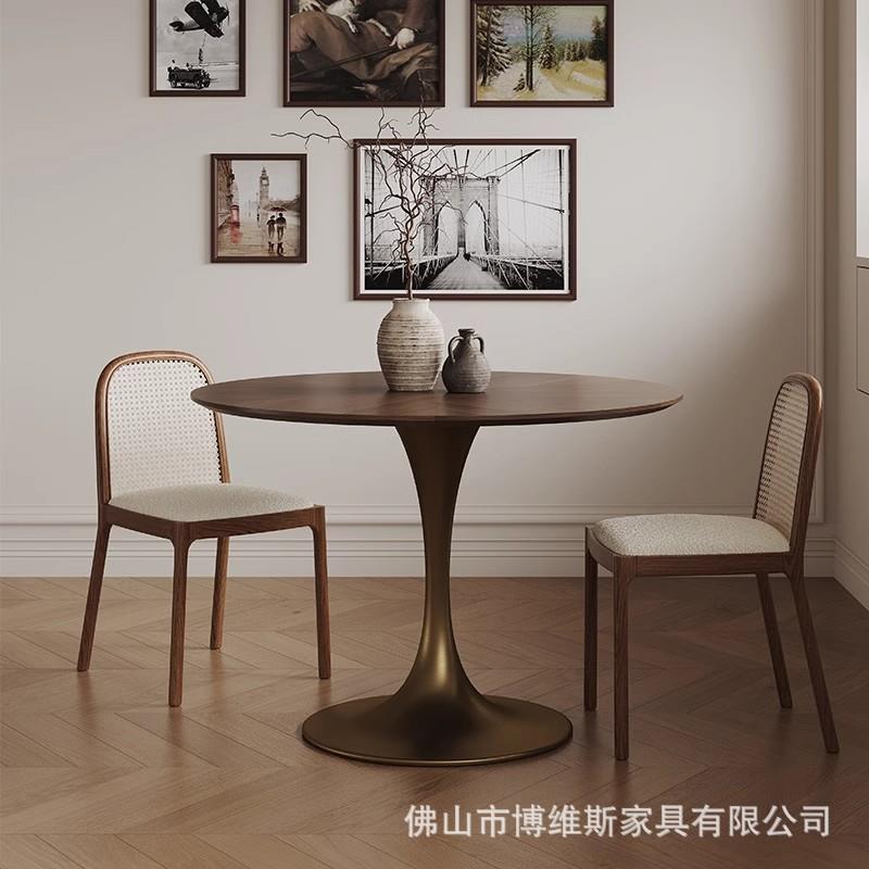 复古实木小圆桌家用小户型阳台休闲洽谈桌椅组合黑胡桃木圆餐桌