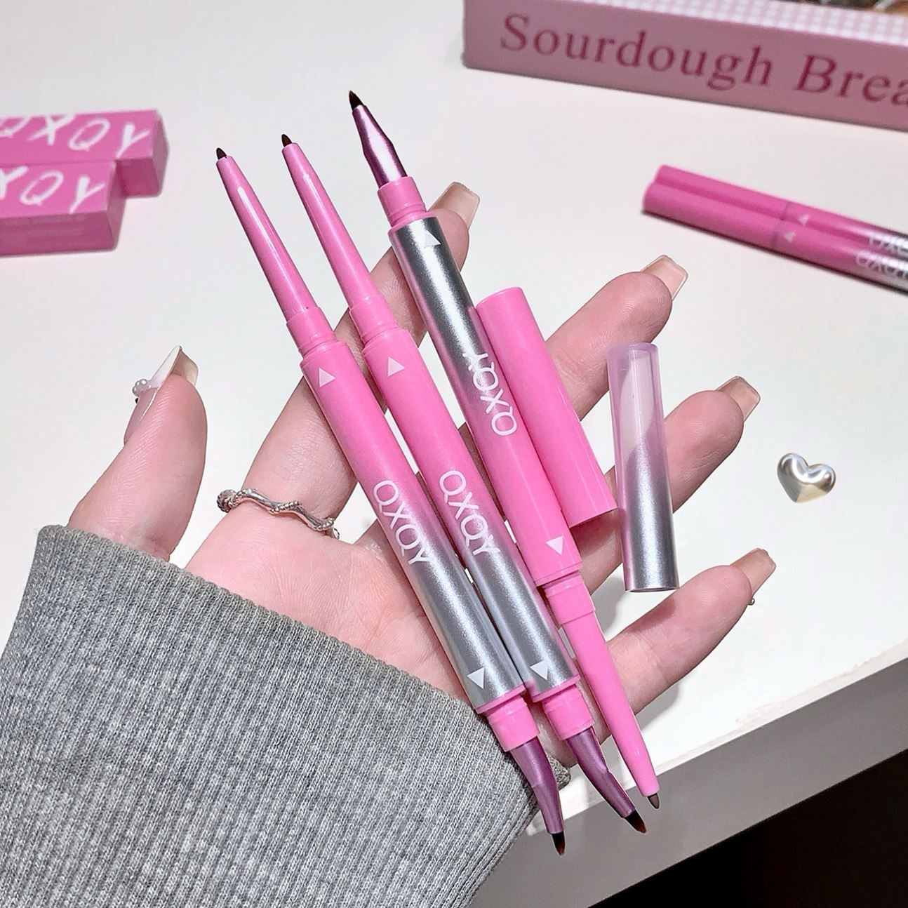 QXQY双头眼线胶笔防水不晕染持久自然显色顺滑速干双头折角眼线笔