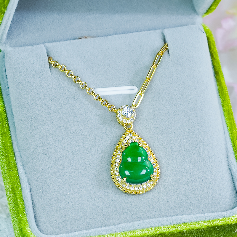 天然绿翡翠葫芦吊坠银镶嵌精致豪镶气质冰辣绿水滴玉坠
