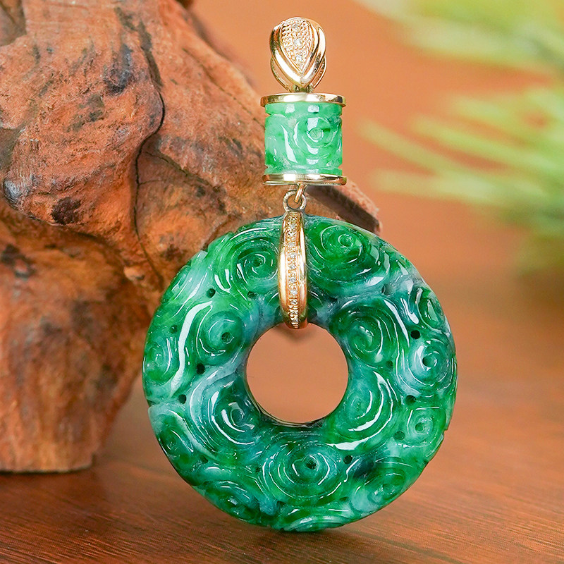 18K金镶嵌天然翡翠吊坠A货精致大气雕刻飘花龙纹子母扣项链