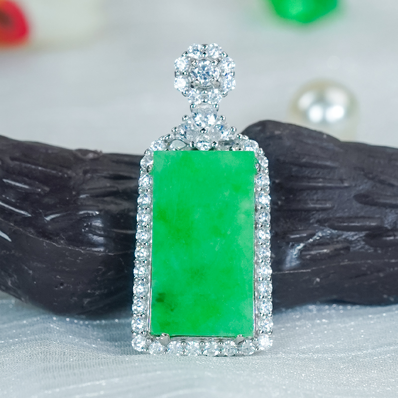 母亲节送妈妈长辈翡翠吊坠