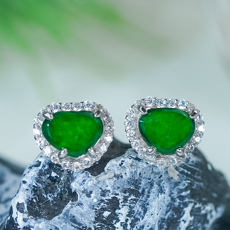 天然翡翠A货银镶嵌满辣绿龙石翡翠时尚爱心翡翠耳钉（小号）