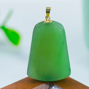 女士天然和田玉吊坠18K金镶嵌时尚简约碧玉无事牌玉坠