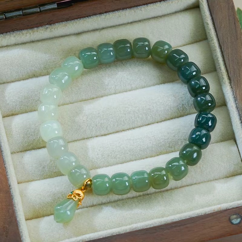 辣绿直切碧玉手串镶嵌天然和田玉渐变珠子 玉兰花手串