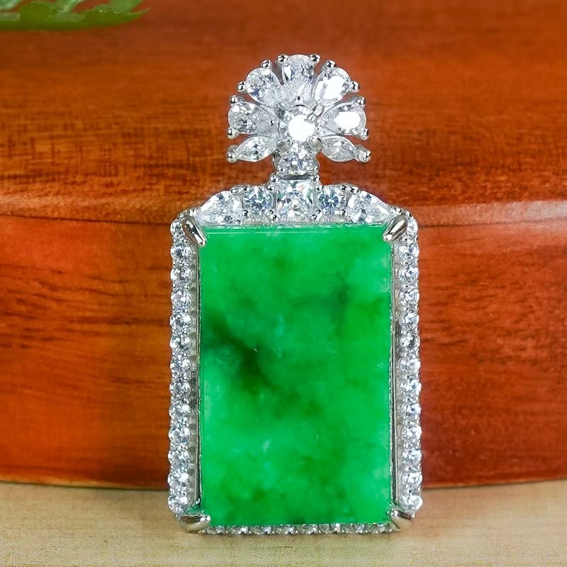 天然翡翠玉坠银镶嵌时尚小众设计辣阳绿翡翠A货无事牌吊坠